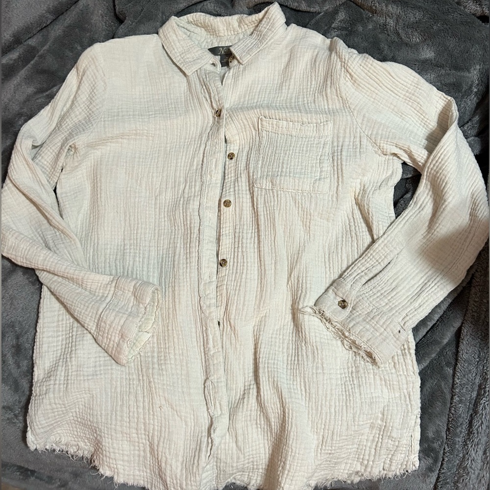 🤍Woman’s M White Button Up Long Sleeve🤍